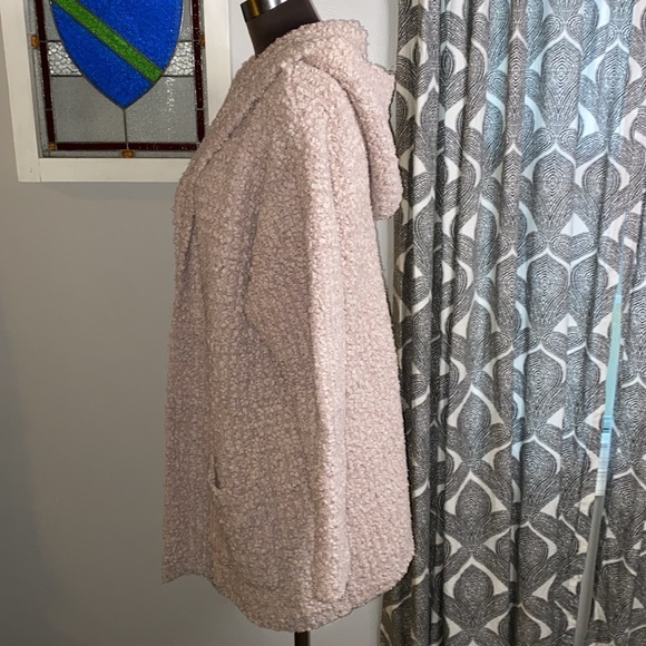 Barefoot Dreams Boucle Hooded Cardi in Faded Rose - Picture 5 of 9